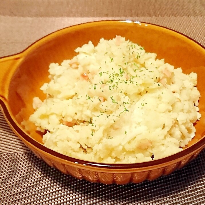 おつまみに アンチョビベーコンのポテトサラダ